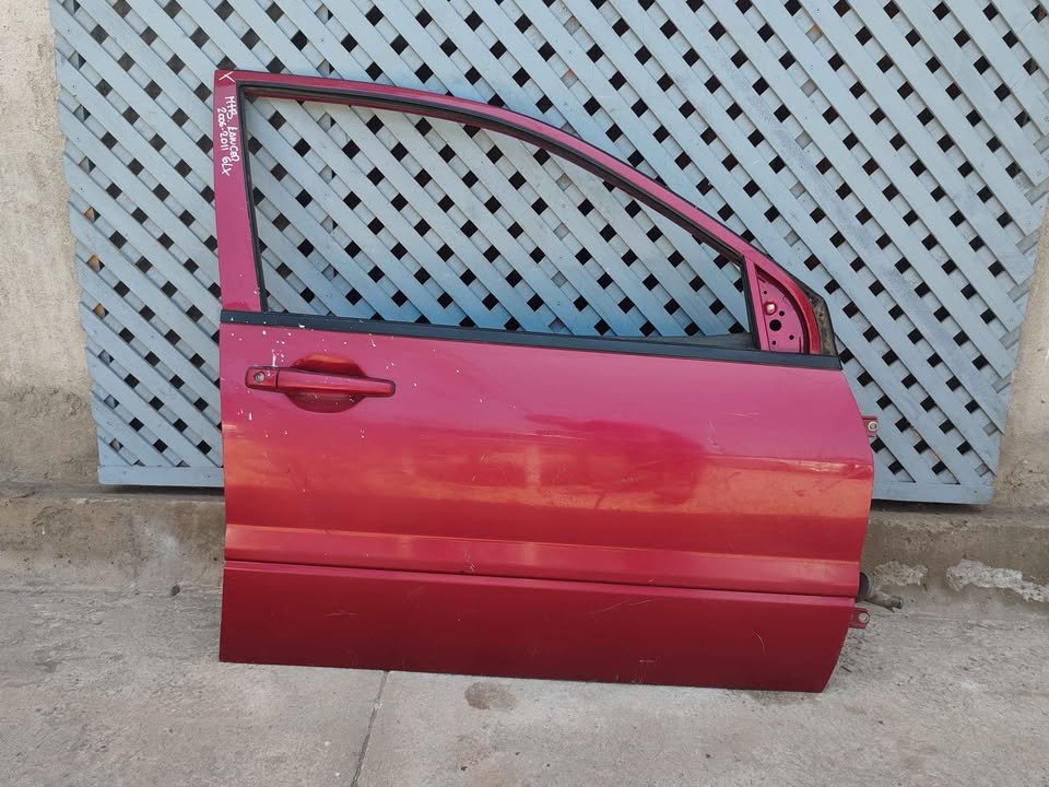 Puerta delantera derecha Mitsubishi Lancer GLX 2005 - 2011
