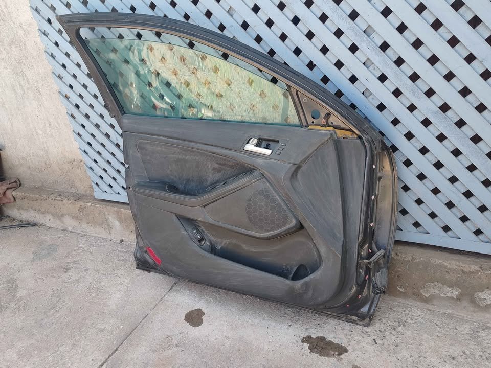 Puerta delantera izquierda Kia Optima 2011 - 2015 - Imagen 6