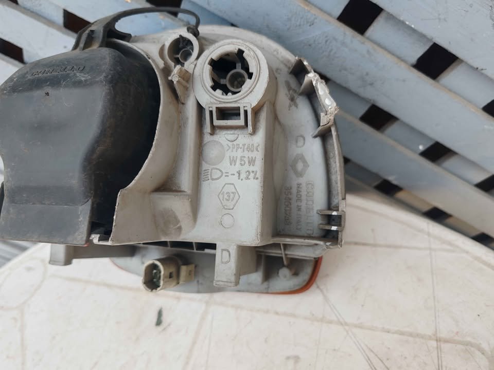 Óptico izquierdo Renault Twingo 1993 - 1998 - Imagen 4