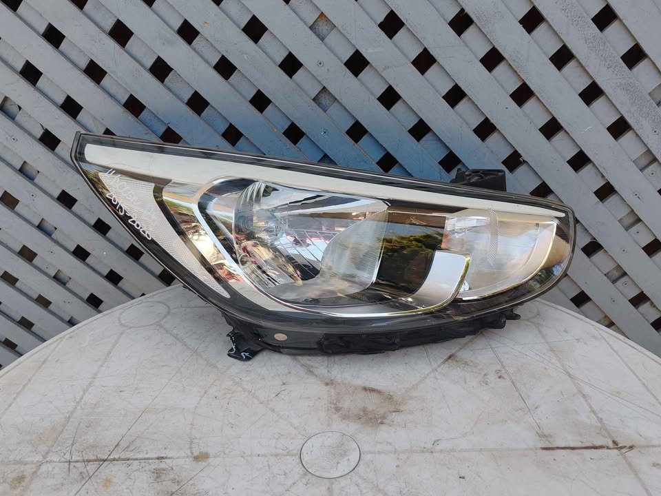 Óptico derecho Hyundai Accent RB 2015 - 2020