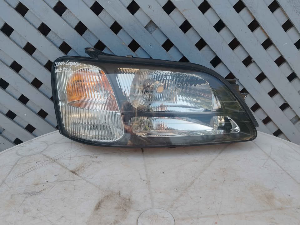 Óptico derecho Subaru Legacy 2000 - 2002