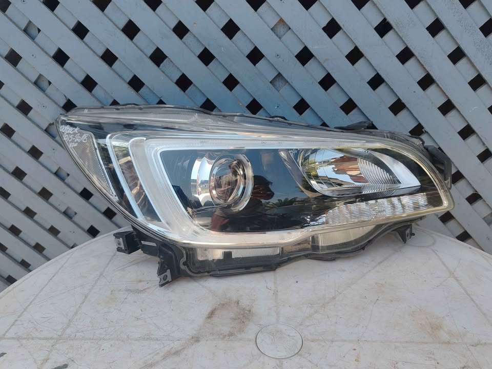 Óptico derecho subaru Outback 2015 - 2018