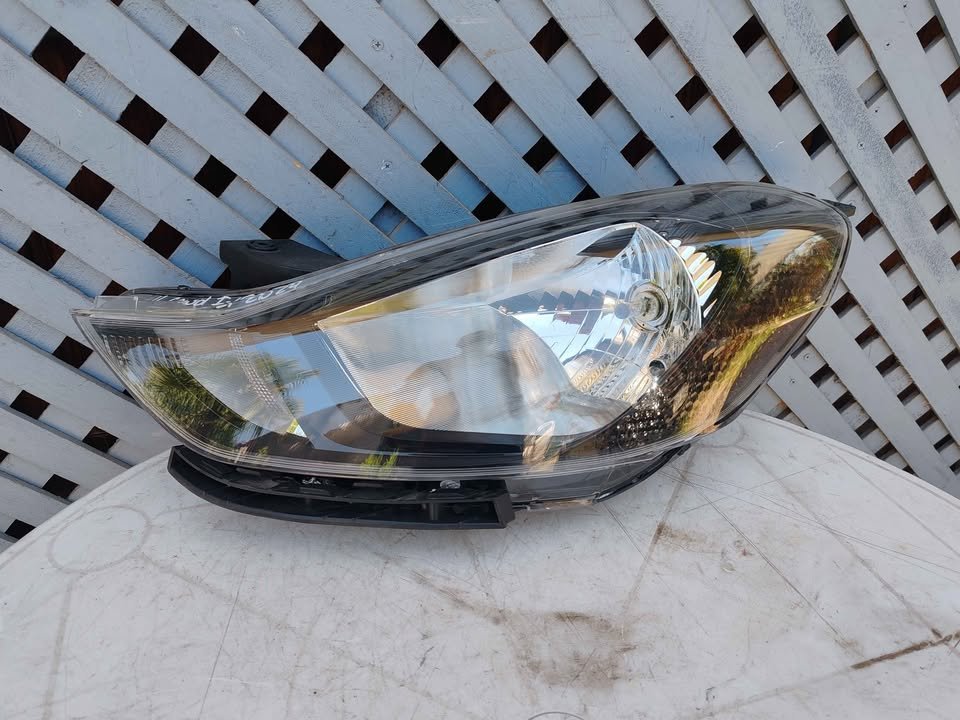 Óptico izquierdo Hyundai Grand i10 2021 - 2024 (V)