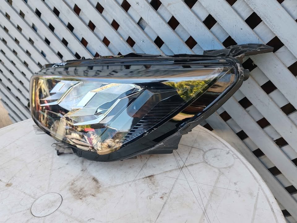 Óptico izquierdo Peugeot 208 Led 2021 - 2024 - Imagen 2