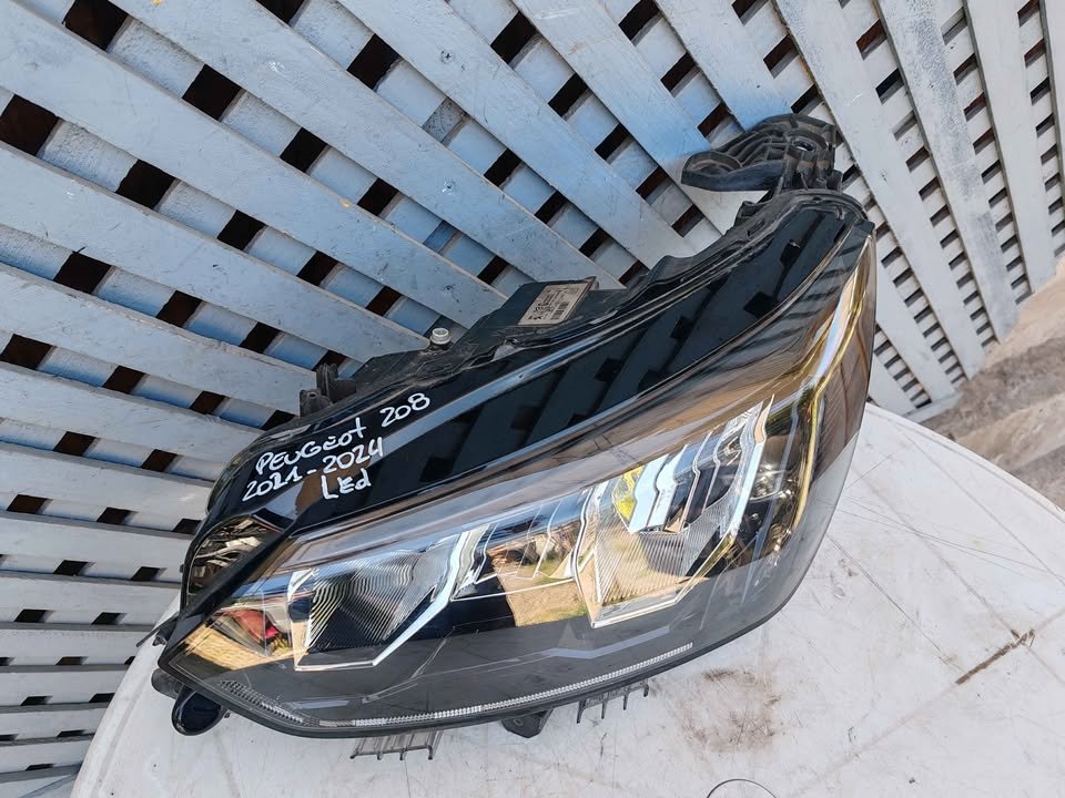 Óptico izquierdo Peugeot 208 Led 2021 - 2024 - Imagen 4