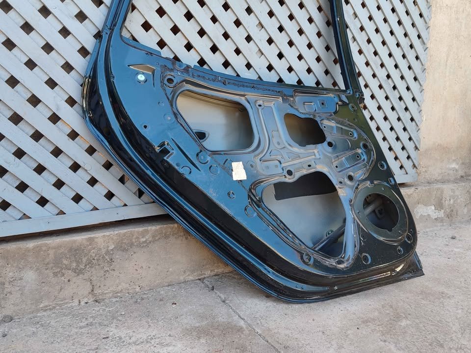 Puerta trasera izquierda Hyundai Grand i10 HB 2021 - 2025 - Imagen 8