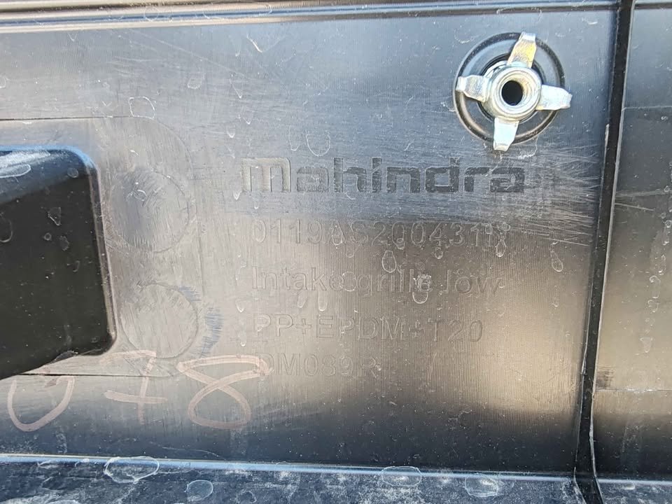 Rejilla de parachoque Mahindra XUV 300 2023 - 2025 - Imagen 7