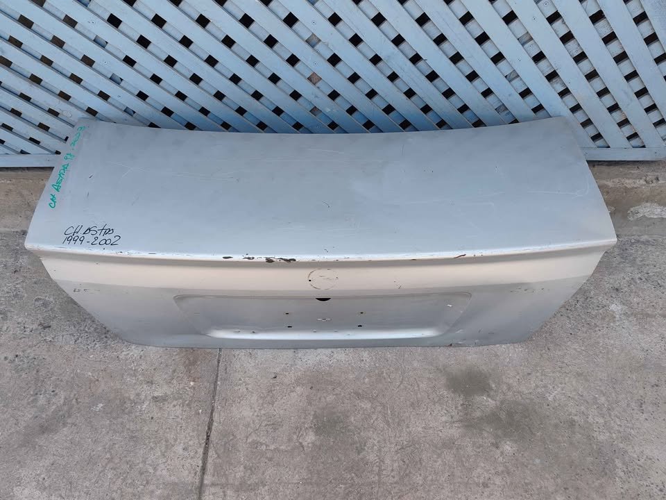 Tapa maleta Chevrolet Astra 1999 - 2003 - Imagen 2