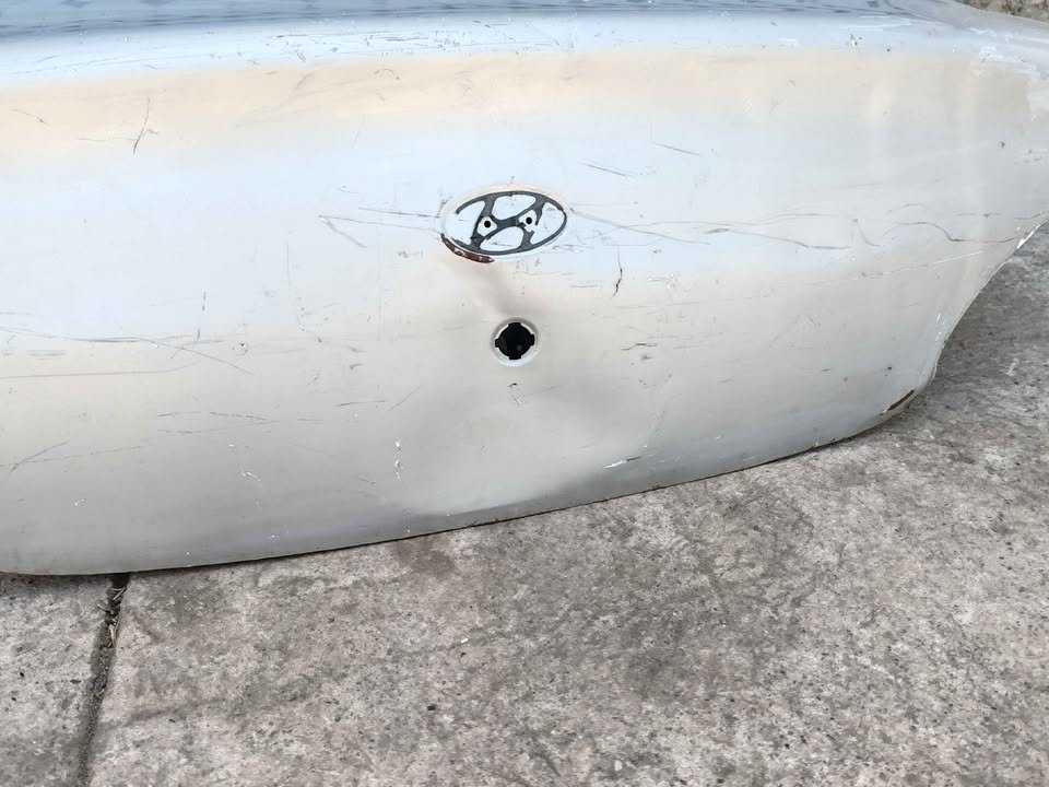 Tapa maleta Hyundai Elantra 1997 - 1999 - Imagen 5