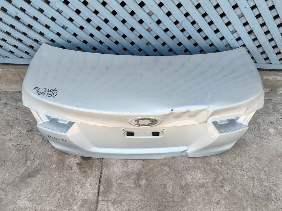 Tapa maleta Kia Cerato 2019 - 2021 - Imagen 2