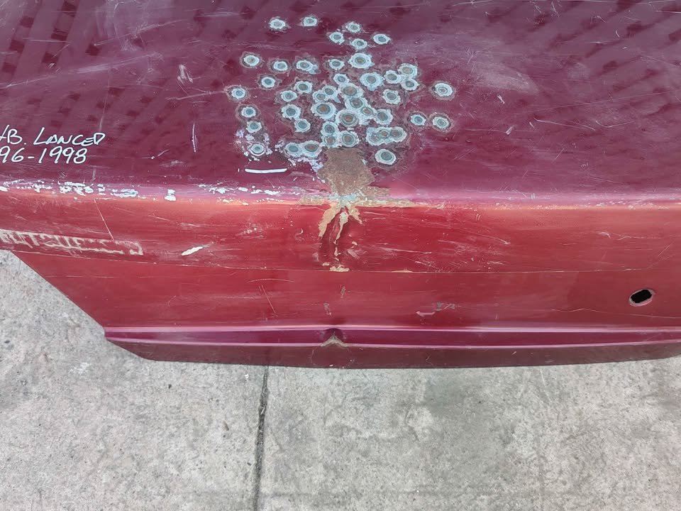 Tapa maleta Mitsubishi Lancer 1996 - 1998 - Imagen 6