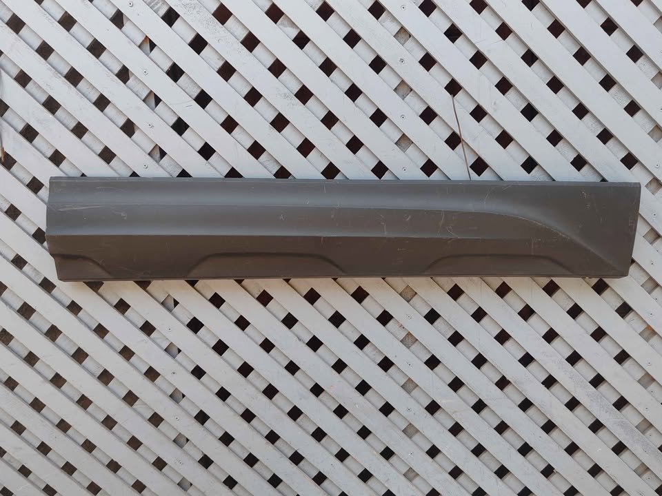 Moldura de puerta delantera derecha Volkswagen Taos 2021 - 2024