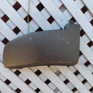 Moldura inferior izquierda de parachoque delantero Mahindra XUV 300 2019 - 2025