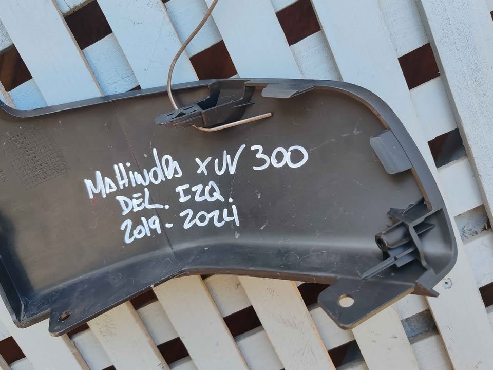 Moldura inferior izquierda de parachoque delantero Mahindra XUV 300 2019 - 2025 - Imagen 4