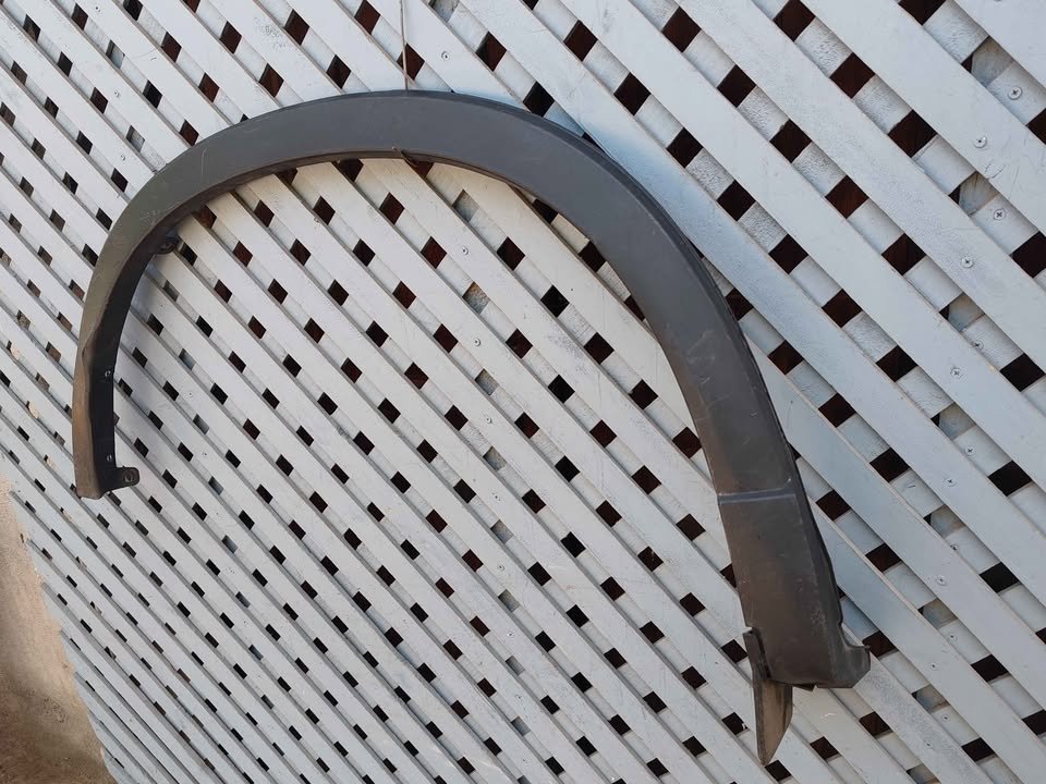 Moldura trasera derecha Mazda CX5 2012 - 2017 - Imagen 2
