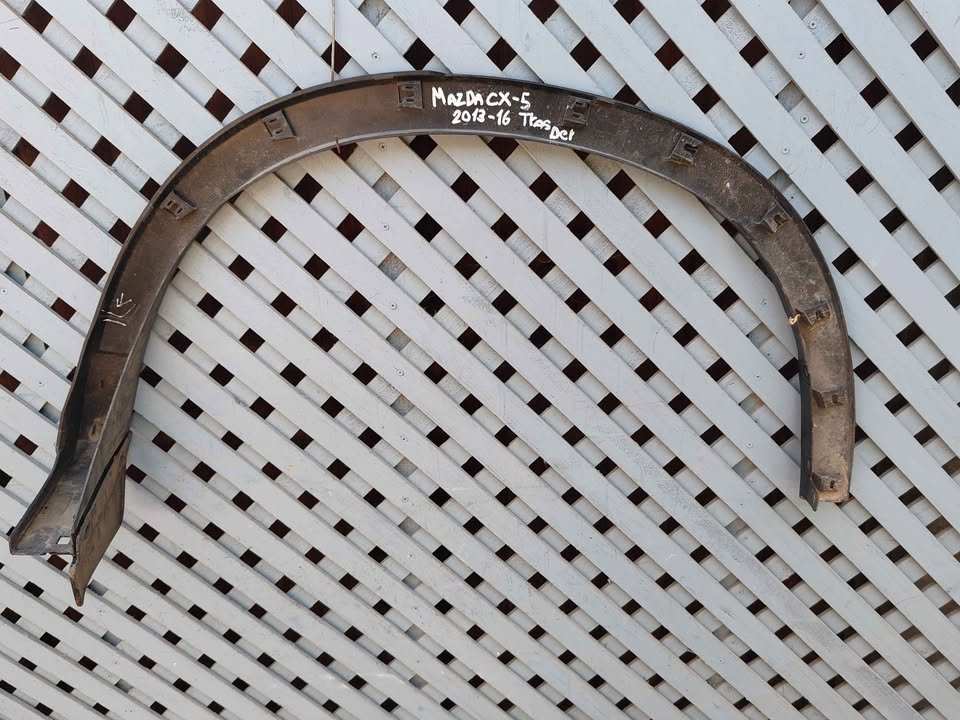Moldura trasera derecha Mazda CX5 2012 - 2017 - Imagen 8