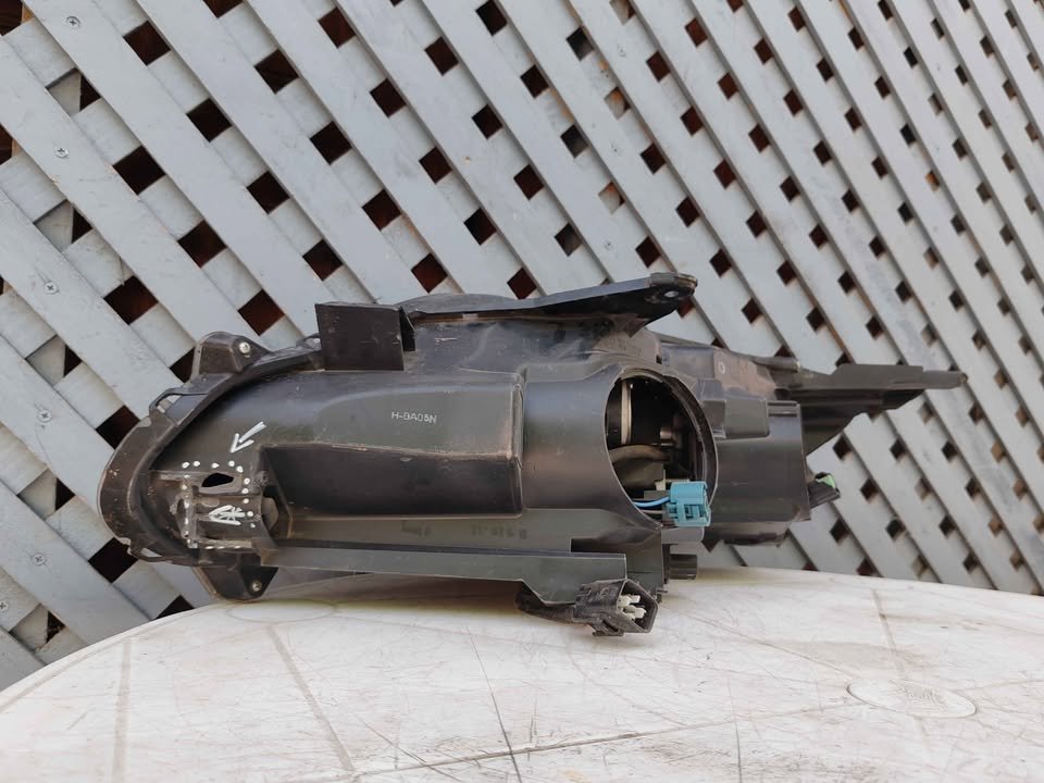 Óptico derecho Mitsubishi L200 2019 - 2022 - Imagen 7