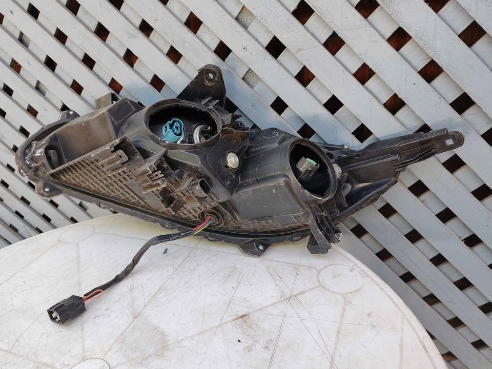 Óptico derecho Mitsubishi L200 2019 - 2022 - Imagen 9