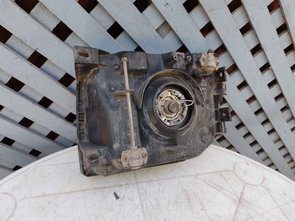 Óptico derecho Mitsubishi Montero 1991 - 1995 - Imagen 5