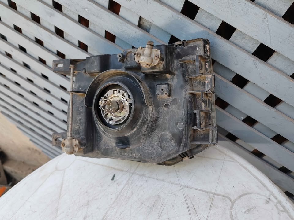 Óptico derecho Mitsubishi Montero 1991 - 1995 - Imagen 6