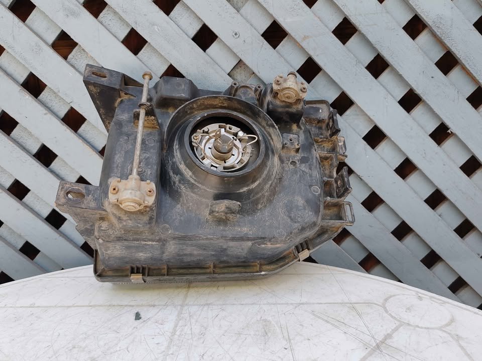 Óptico derecho Mitsubishi Montero 1991 - 1995 - Imagen 7