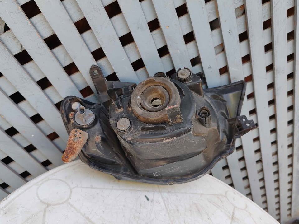 Óptico izquierdo Mitsubishi L200 2010 - 2015 - Imagen 8