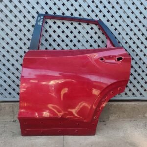 Puerta trasera izquierdo Chevrolet Tracker 2021 - 2025