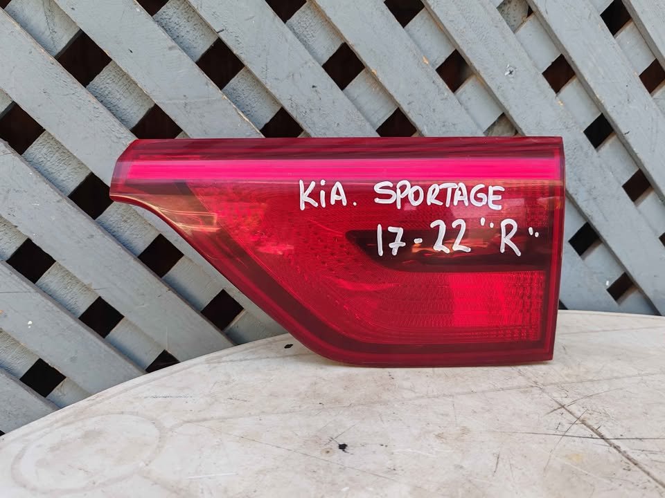 Foco trasero derecho de portalón Kia Sportage 2016 - 2019 (II)