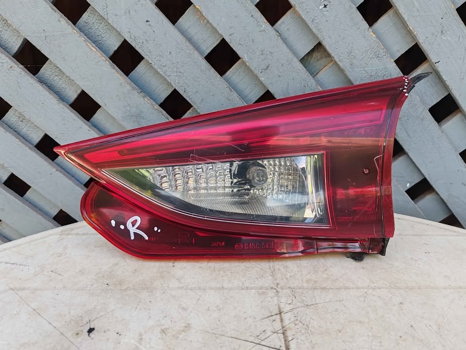 Foco trasero derecho de portalón Mazda 3 2015 - 2019