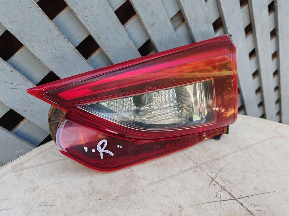 Foco trasero derecho de portalón Mazda 3 2015 - 2019 - Imagen 2