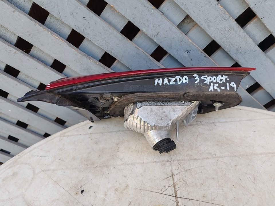 Foco trasero derecho de portalón Mazda 3 2015 - 2019 - Imagen 6