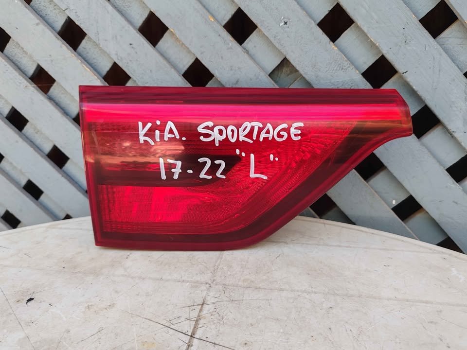 Foco trasero izquierdo de portalón Kia Sportage 2016 - 2019 (II)