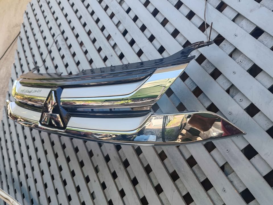 Máscara Mitsubishi Outlander 2016 - 2019 - Imagen 3