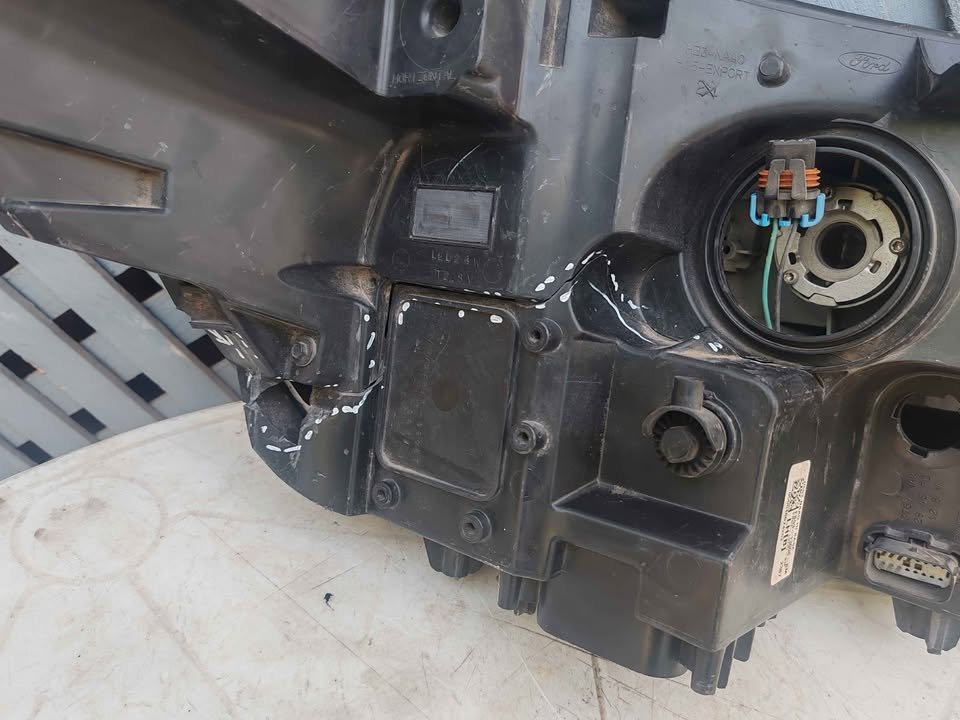 Óptico derecho Ford Explorer 2016 - 2020 - Imagen 8