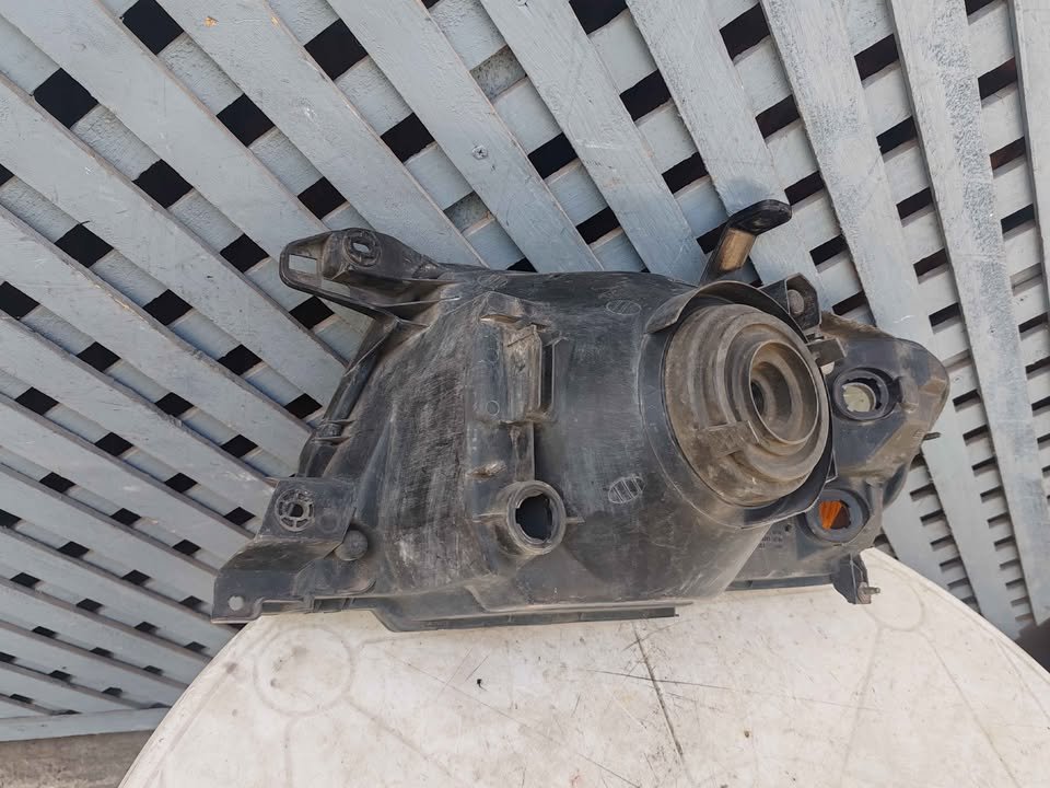 Óptico derecho Mitsubishi Montero 2001 - 2006 - Imagen 5
