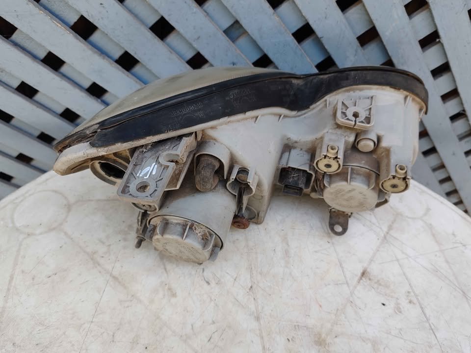 Óptico izquierdo Hyundai Sonata 2003 - 2005 - Imagen 6