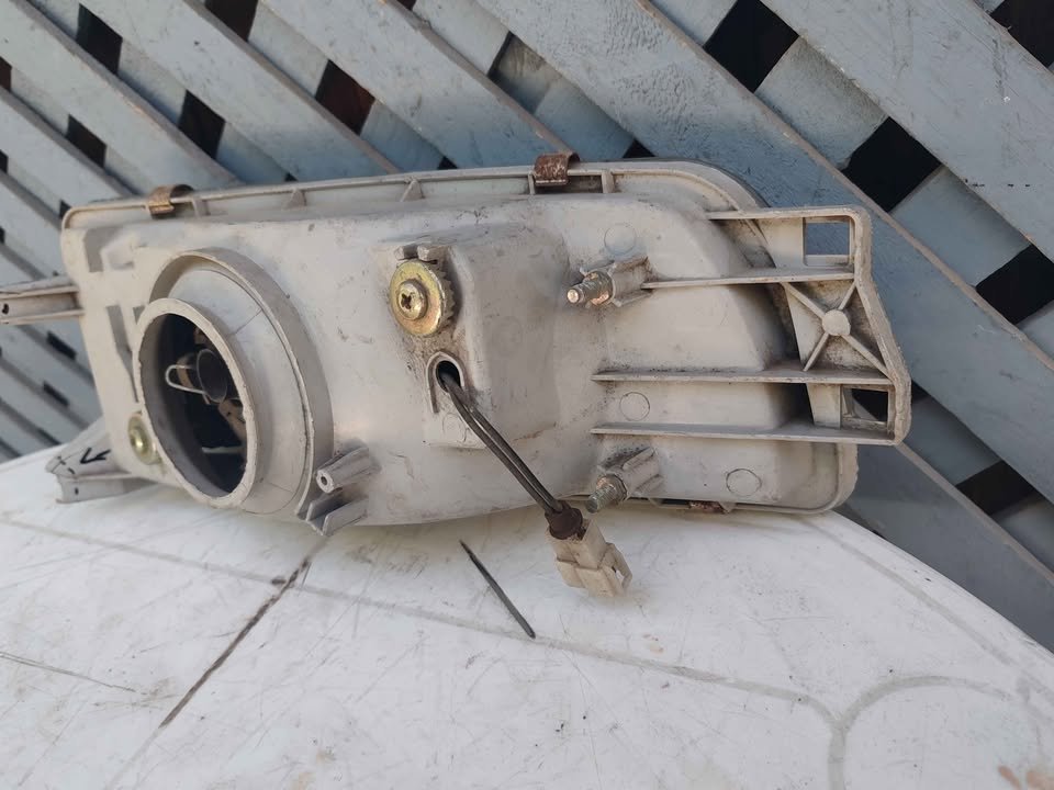 Óptico izquierdo Mitsubishi Lancer 1993 - 1995 - Imagen 6