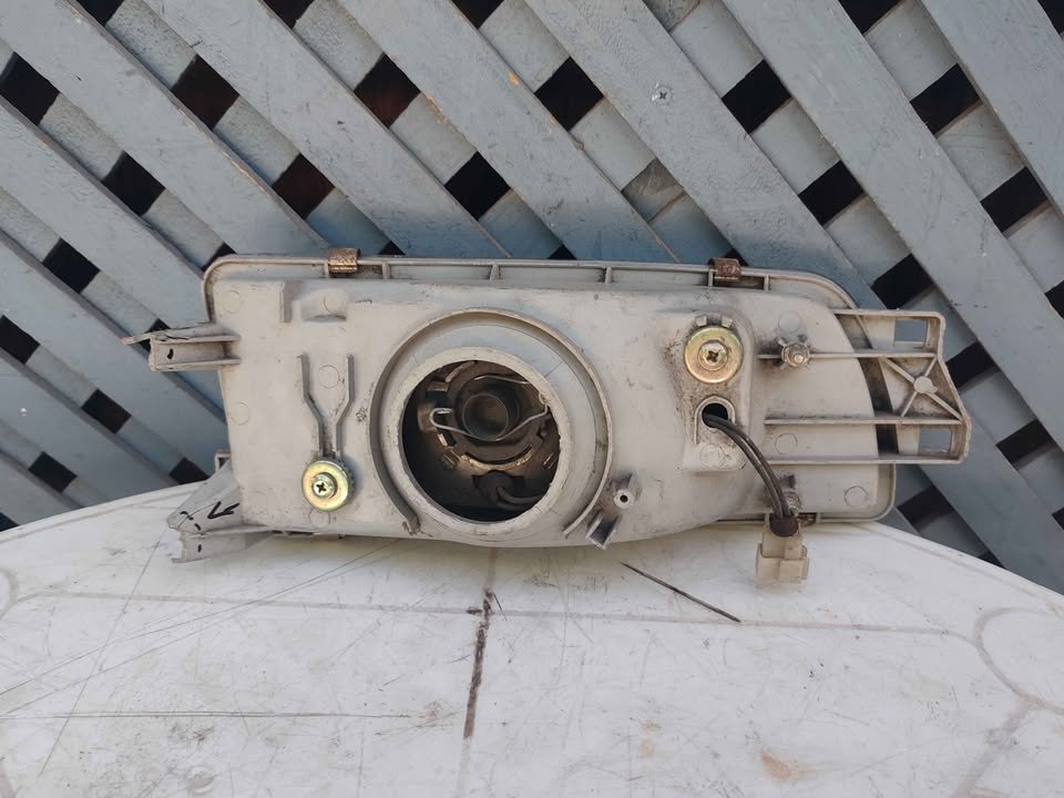 Óptico izquierdo Mitsubishi Lancer 1993 - 1995 - Imagen 7