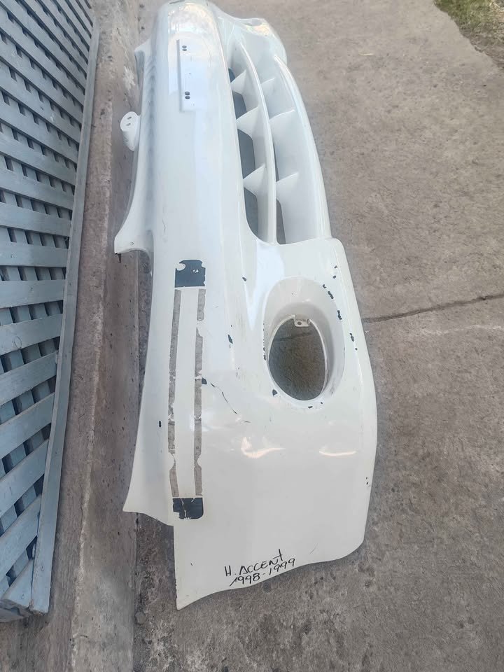 Parachoque delantero Hyundai Accent 1998 - 1999 - Imagen 3