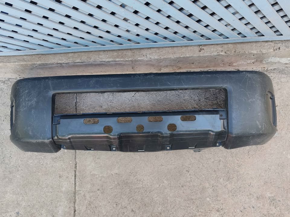 Parachoque delantero Toyota FJ Cruiser 2008 - 2015