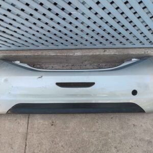 Parachoque trasero Peugeot 208 2012 - 2019