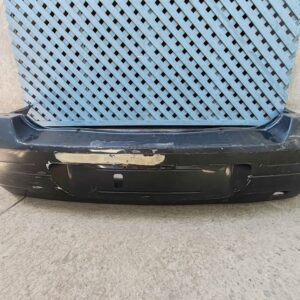 Parachoque trasero Renault Clio sedan 2000 - 2002