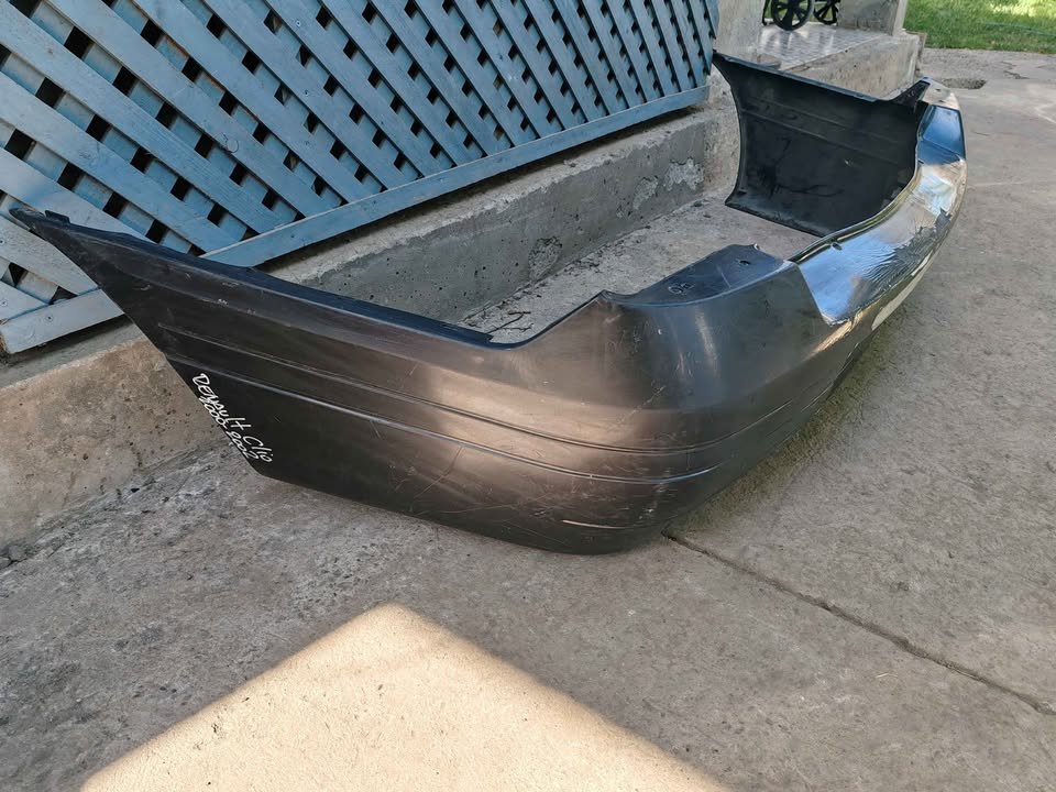 Parachoque trasero Renault Clio sedan 2000 - 2002 - Imagen 5