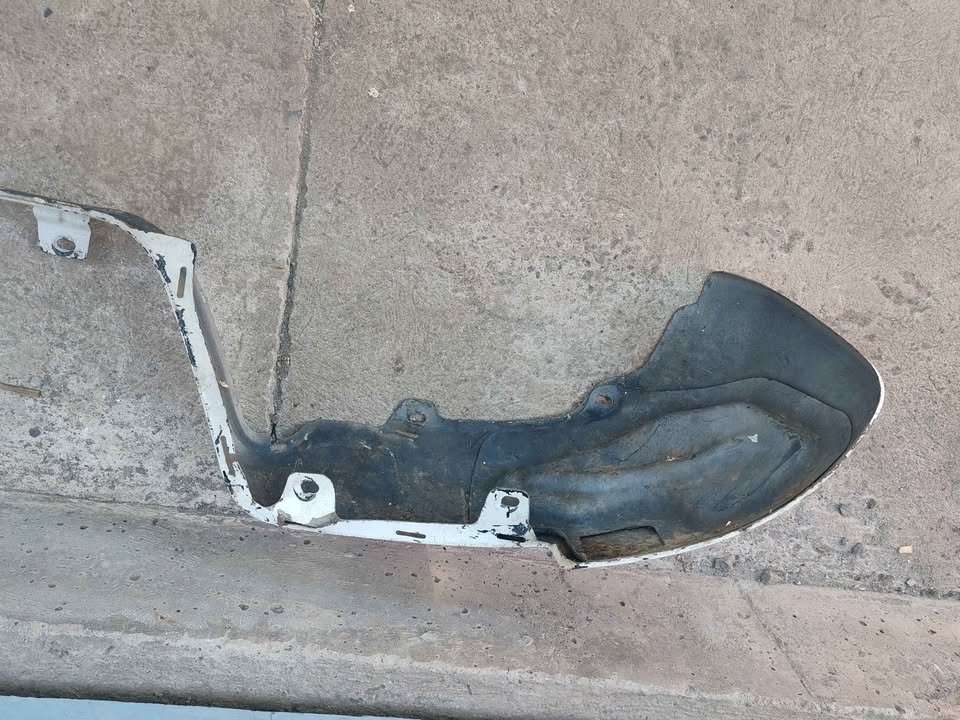 Parachoque trasero Volkswagen Amarok 2011 - 2019 - Imagen 7
