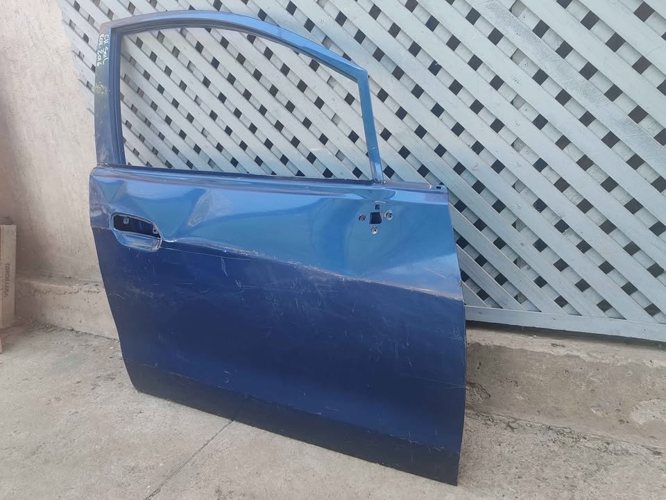 Puerta delantera derecha Chevrolet Sail 2011 - 2016 - Imagen 5