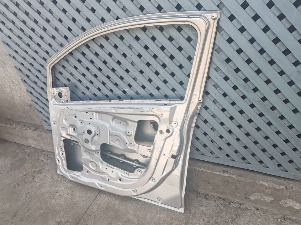 Puerta delantera derecha Chevrolet Spark GT 2011 - 2017 - Imagen 10