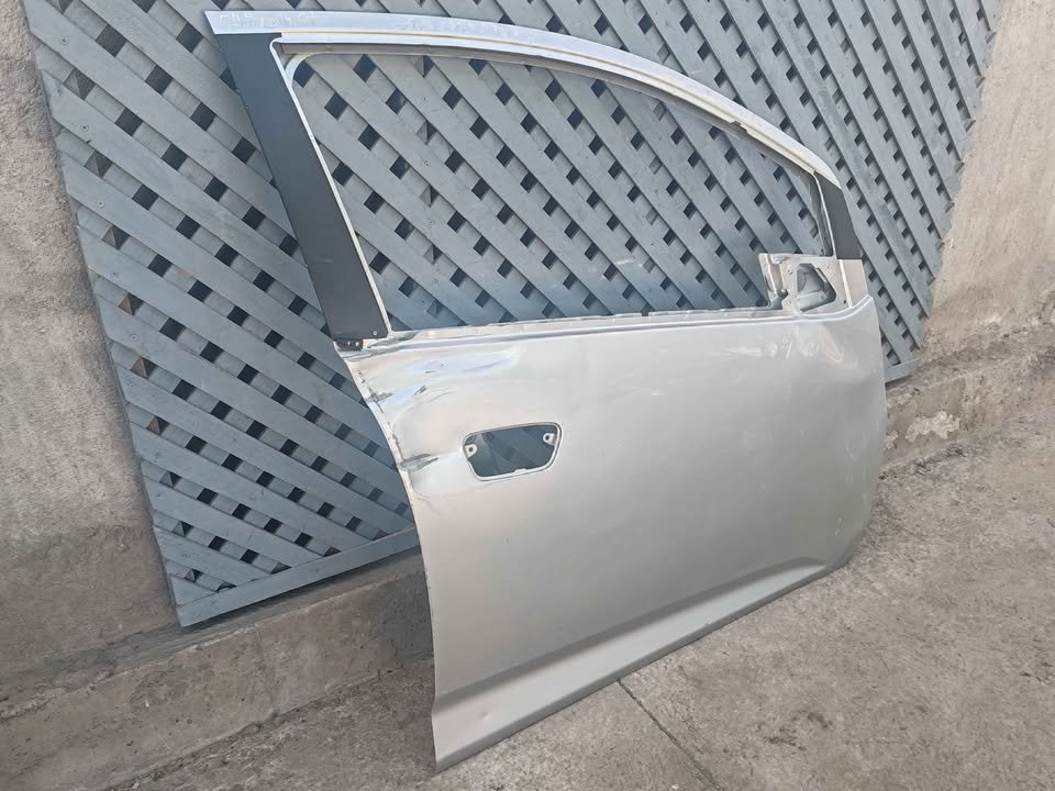 Puerta delantera derecha Chevrolet Spark GT 2011 - 2017 - Imagen 3