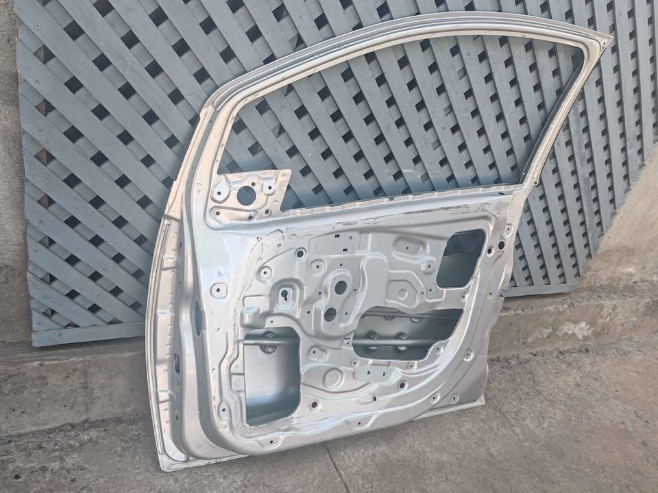 Puerta delantera derecha Chevrolet Spark GT 2011 - 2017 - Imagen 8
