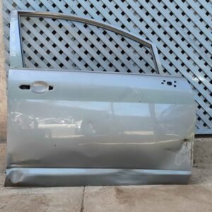 Puerta delantera derecha Nissan Tiida 2007 - 2015