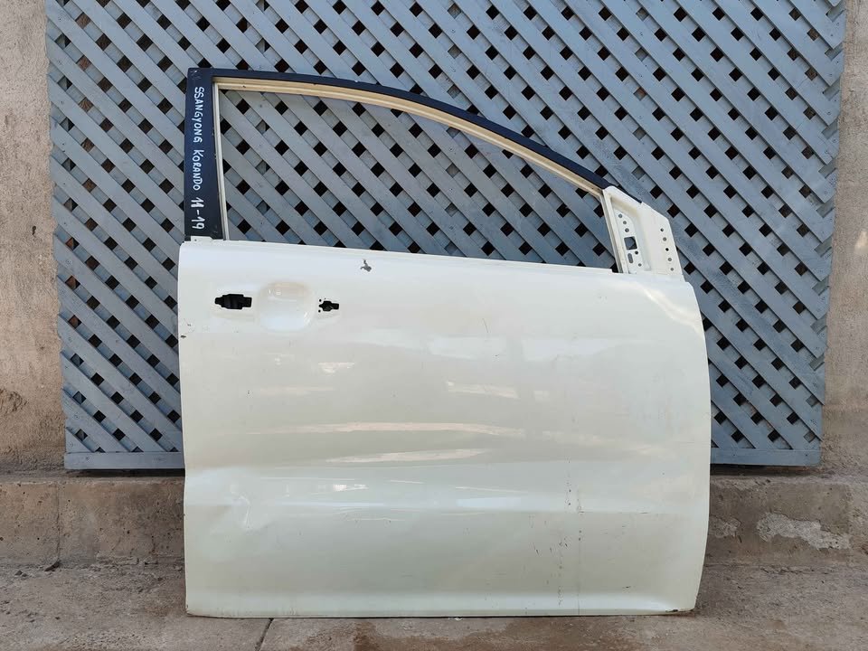 Puerta delantera derecha Ssangyong Korando 2011 - 2019